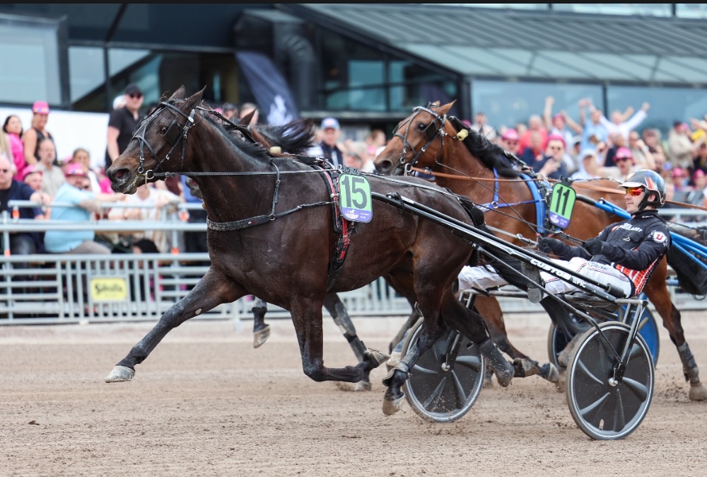 Epic in action! Winners at Solvalla, 2026, Lady Snärts Lopp, Solvalla 2026: I'm Still Standing, dir. Johan Untensteiner